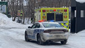 Read more about the article Un itinérant perd la vie dans l’incendie d’une tente à Montréal