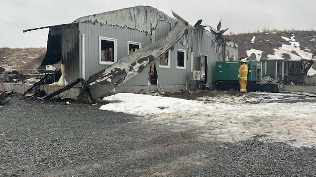 Read more about the article Un violent incendie détruit un entrepôt de homards près de Bathurst