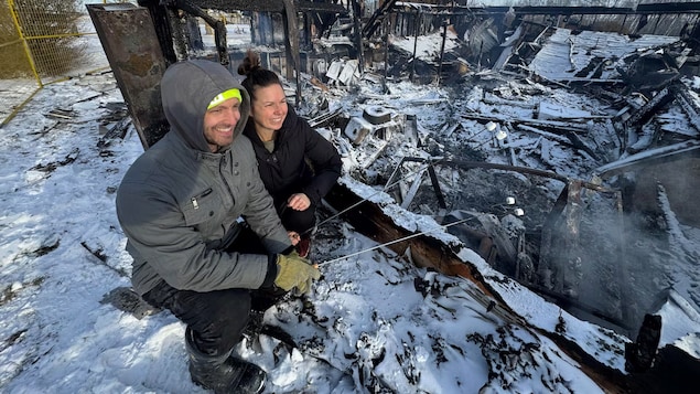 Read more about the article Une famille fait preuve de résilience après la perte de sa maison dans un incendie