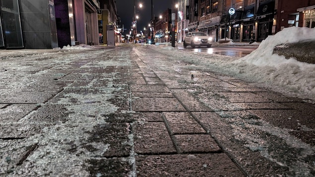 Read more about the article Accidents sur l’A-40 et suspension des cours en raison de la météo