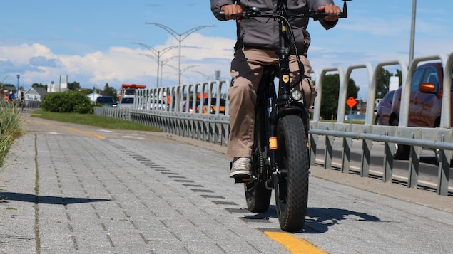 Read more about the article Les feux causés par des vélos et des trottinettes électriques inquiètent les pompiers