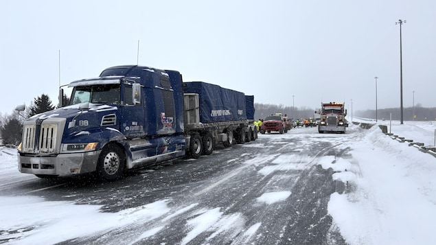 You are currently viewing Plusieurs accidents sur l’A-40 autour de Trois-Rivières en raison de la météo