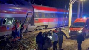 Read more about the article Accident ferroviaire en Espagne : le bilan monte à 39 morts