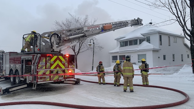 Read more about the article Un incendie jette deux familles à la rue à Rouyn-Noranda