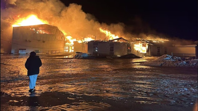 Read more about the article Une école de la Première Nation Blueberry River détruite par un incendie