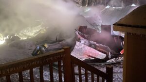 Read more about the article Le froid complique l’extinction d’un incendie dans un garage d’Orford
