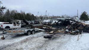 Read more about the article Un incendie rase le garage municipal de Péribonka