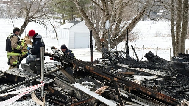 You are currently viewing Un incendie suspect rase un chalet près de Québec