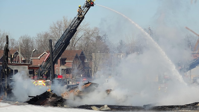 You are currently viewing Incendie « d’origine suspecte » dans une bâtisse inoccupée à Saint-Lambert