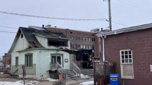 Read more about the article Un homme en situation d’itinérance accusé de l’incendie à la Maison du jardin de Roberval