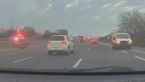 Read more about the article Accident mortel à contresens sur l’autoroute 401 : deux policiers subiront un procès