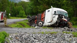 Read more about the article Un déversement d’hydrocarbures à Pohénégamook après un accident