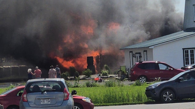 Read more about the article Un incendie ravage un commerce à Saint-Narcisse