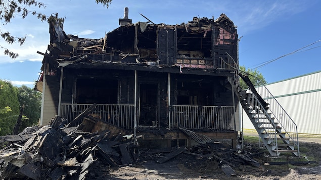 Read more about the article Un incendie détruit un immeuble à Saint-Pierre-de-l’Île-d’Orléans