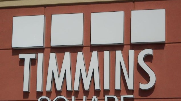 Read more about the article Incendie sur le toit du centre commercial Timmins Square